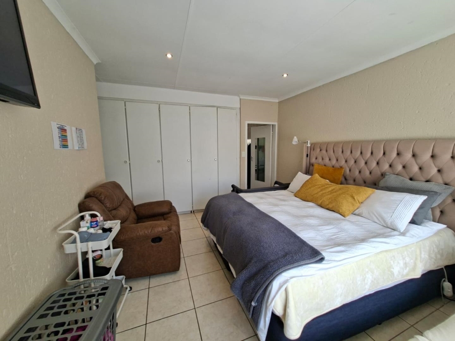 3 Bedroom Property for Sale in Buccleuch Gauteng