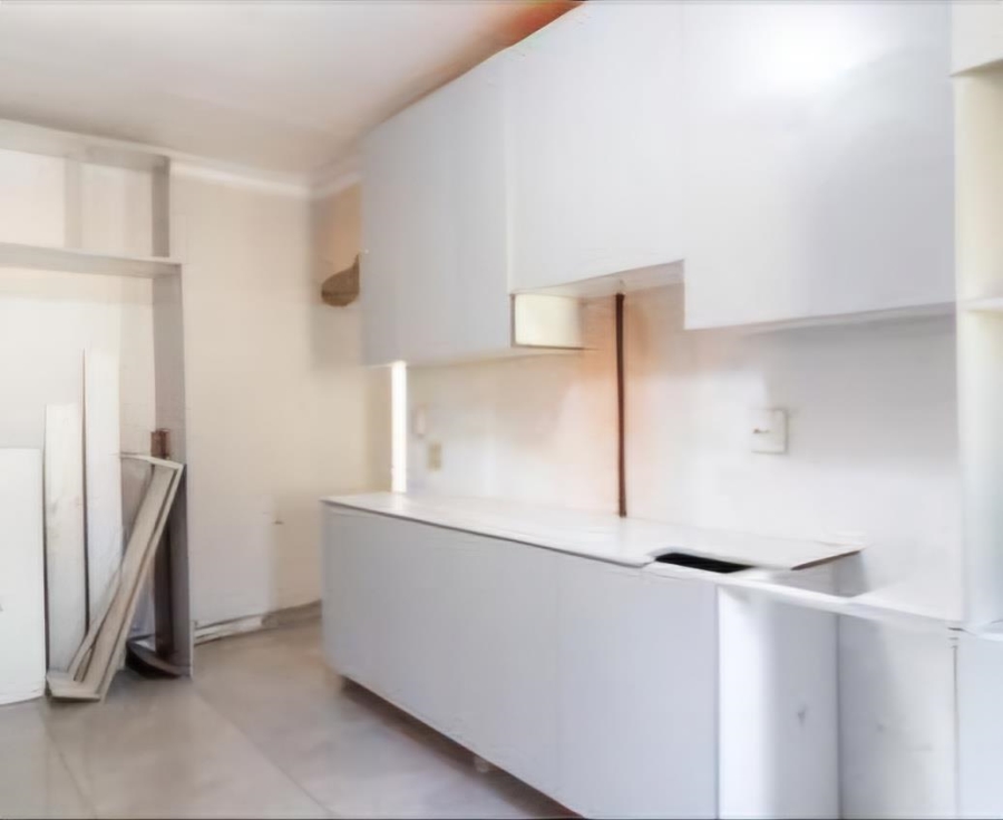 5 Bedroom Property for Sale in La Montagne Gauteng