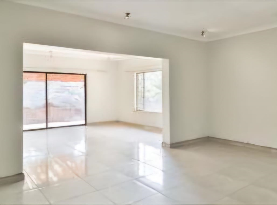 5 Bedroom Property for Sale in La Montagne Gauteng