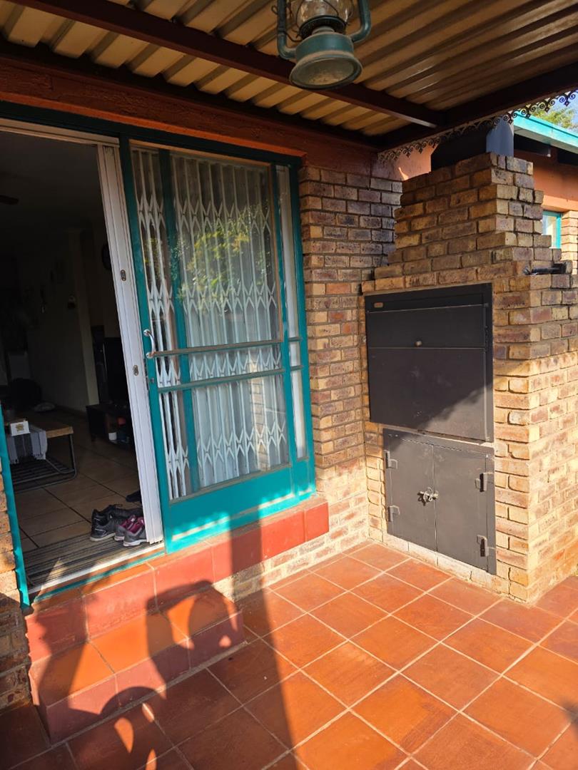 To Let 2 Bedroom Property for Rent in Doornpoort Gauteng