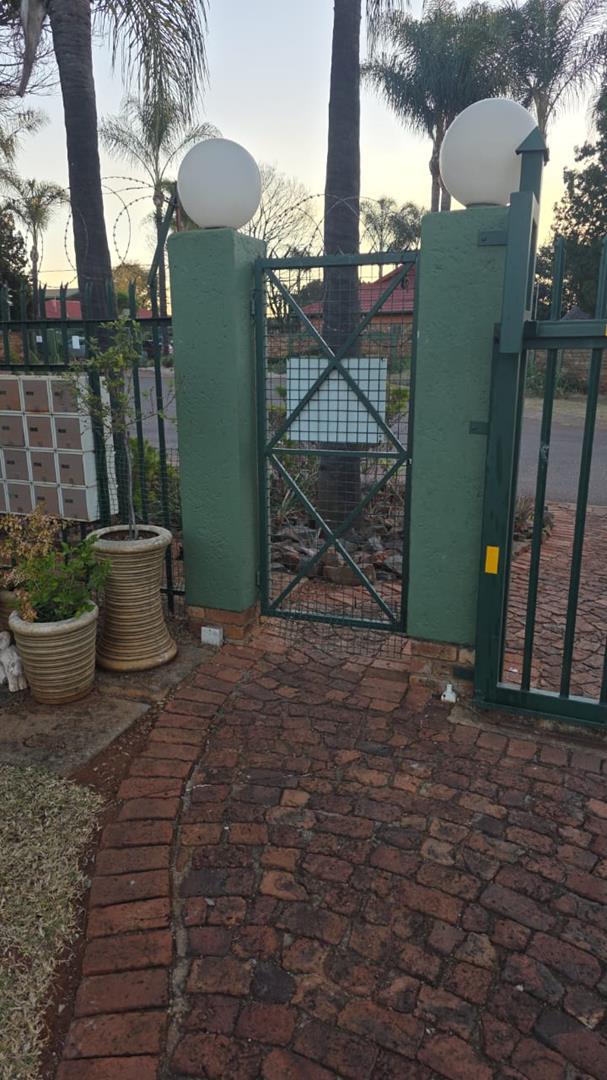 To Let 2 Bedroom Property for Rent in Doornpoort Gauteng