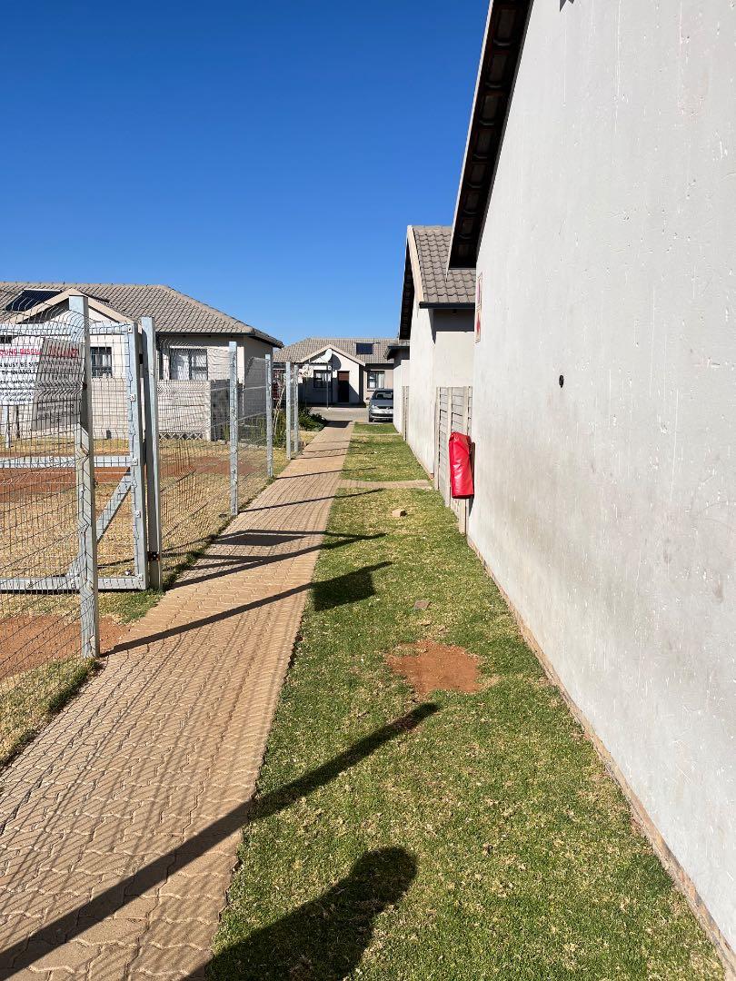 3 Bedroom Property for Sale in Albertsdal Gauteng