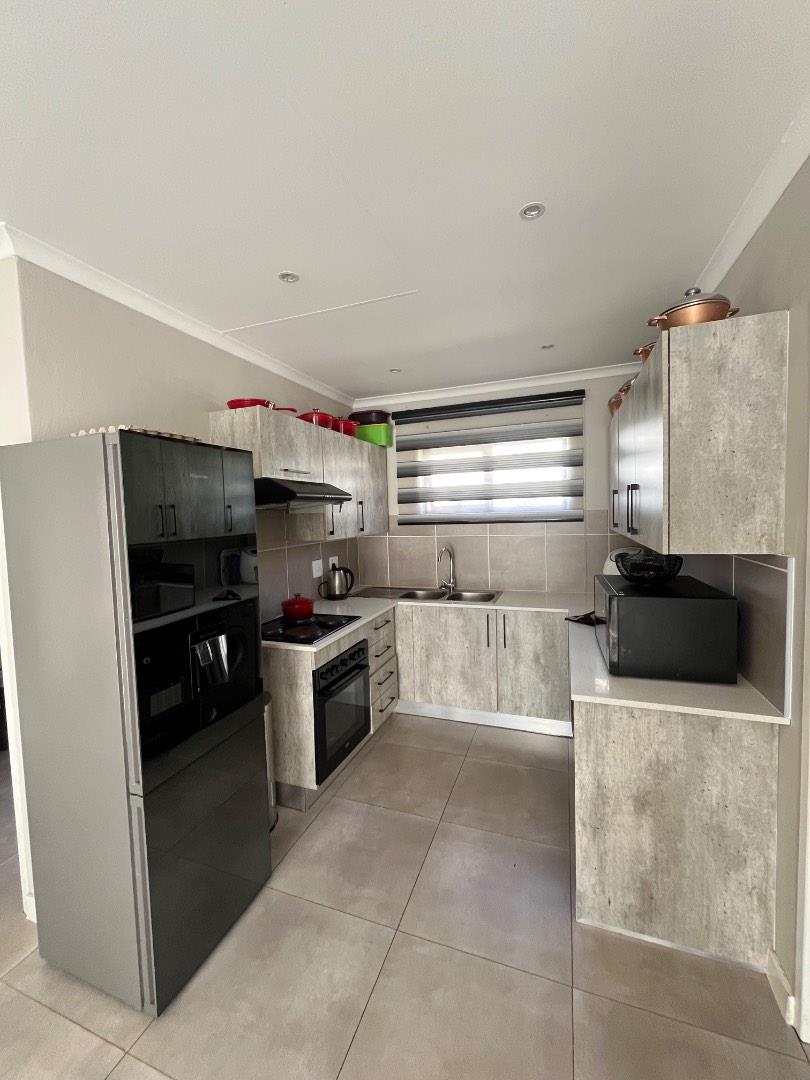 3 Bedroom Property for Sale in Albertsdal Gauteng