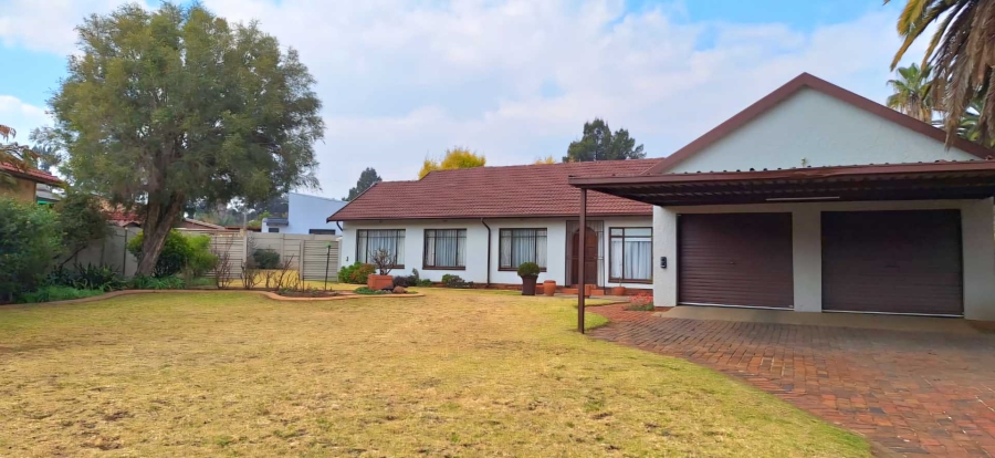 5 Bedroom Property for Sale in Brackendowns Gauteng