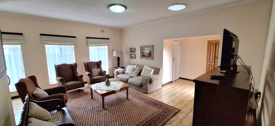 5 Bedroom Property for Sale in Brackendowns Gauteng