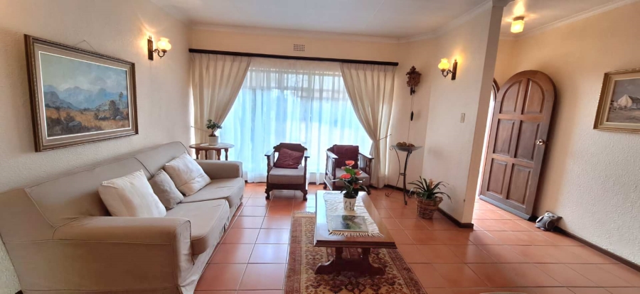 5 Bedroom Property for Sale in Brackendowns Gauteng