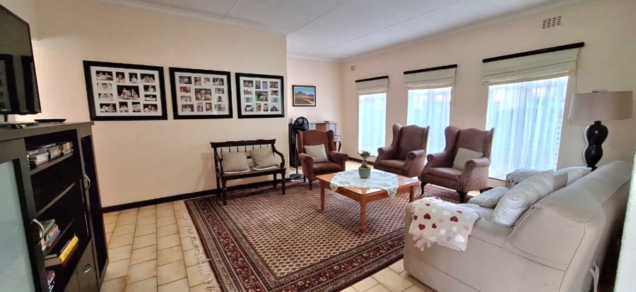 5 Bedroom Property for Sale in Brackendowns Gauteng