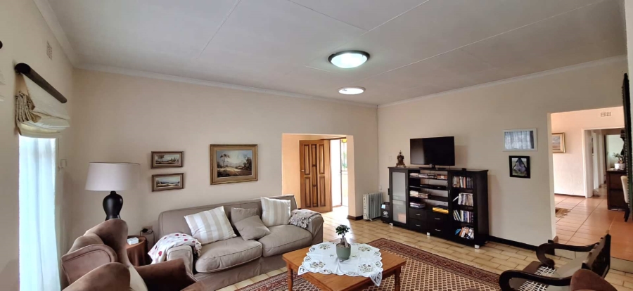 5 Bedroom Property for Sale in Brackendowns Gauteng