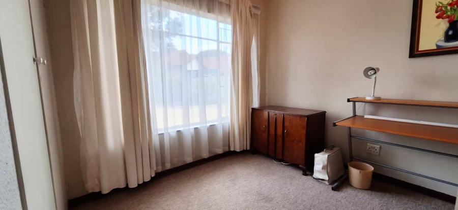 5 Bedroom Property for Sale in Brackendowns Gauteng