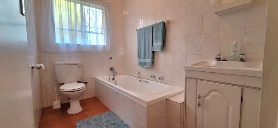 5 Bedroom Property for Sale in Brackendowns Gauteng