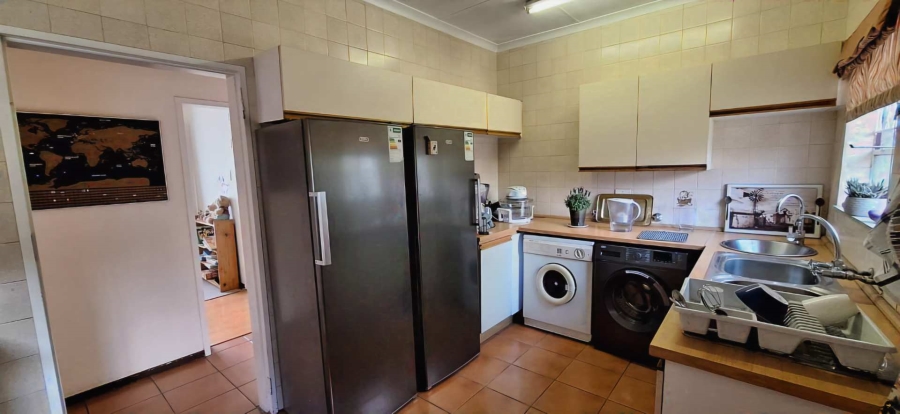 5 Bedroom Property for Sale in Brackendowns Gauteng