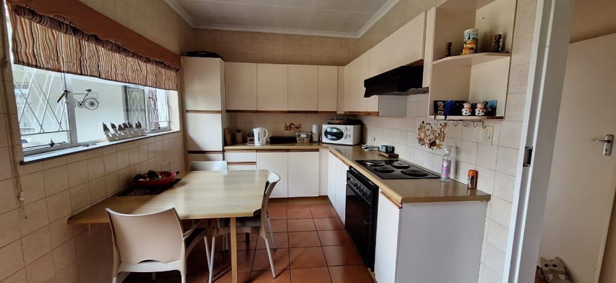 5 Bedroom Property for Sale in Brackendowns Gauteng