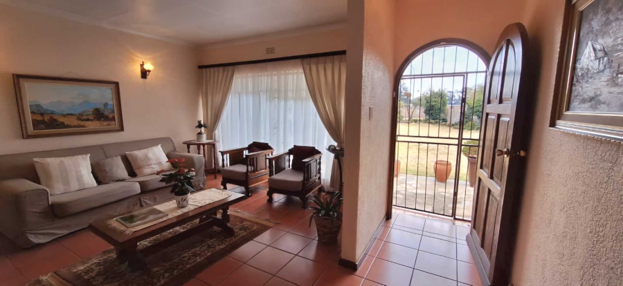 5 Bedroom Property for Sale in Brackendowns Gauteng