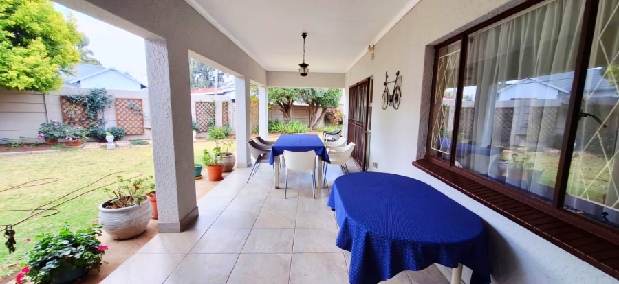 5 Bedroom Property for Sale in Brackendowns Gauteng