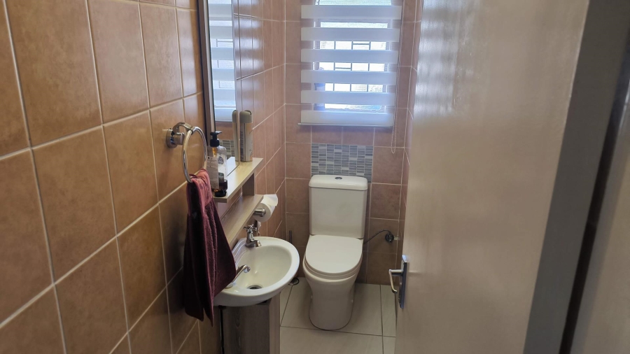 4 Bedroom Property for Sale in Brackenhurst Gauteng
