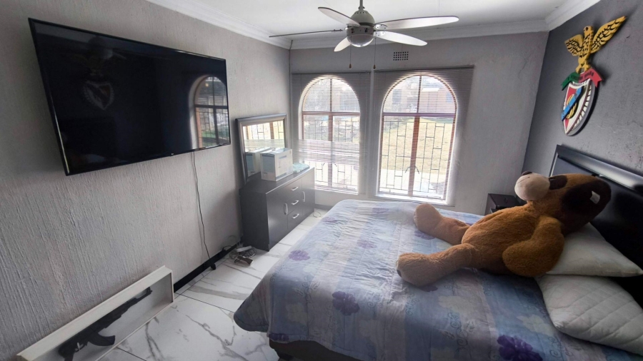 4 Bedroom Property for Sale in Brackenhurst Gauteng