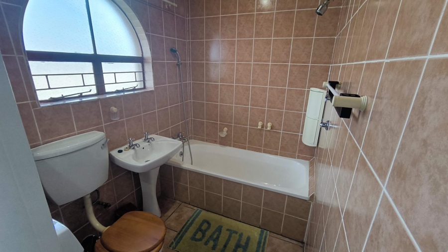 4 Bedroom Property for Sale in Brackenhurst Gauteng