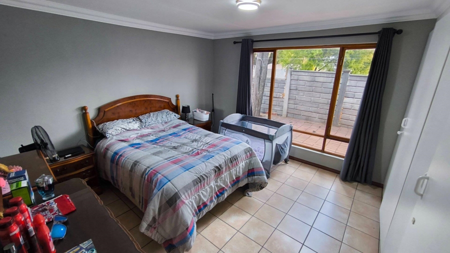 4 Bedroom Property for Sale in Brackenhurst Gauteng