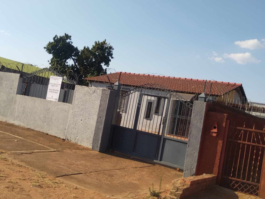 7 Bedroom Property for Sale in Soshanguve L Gauteng