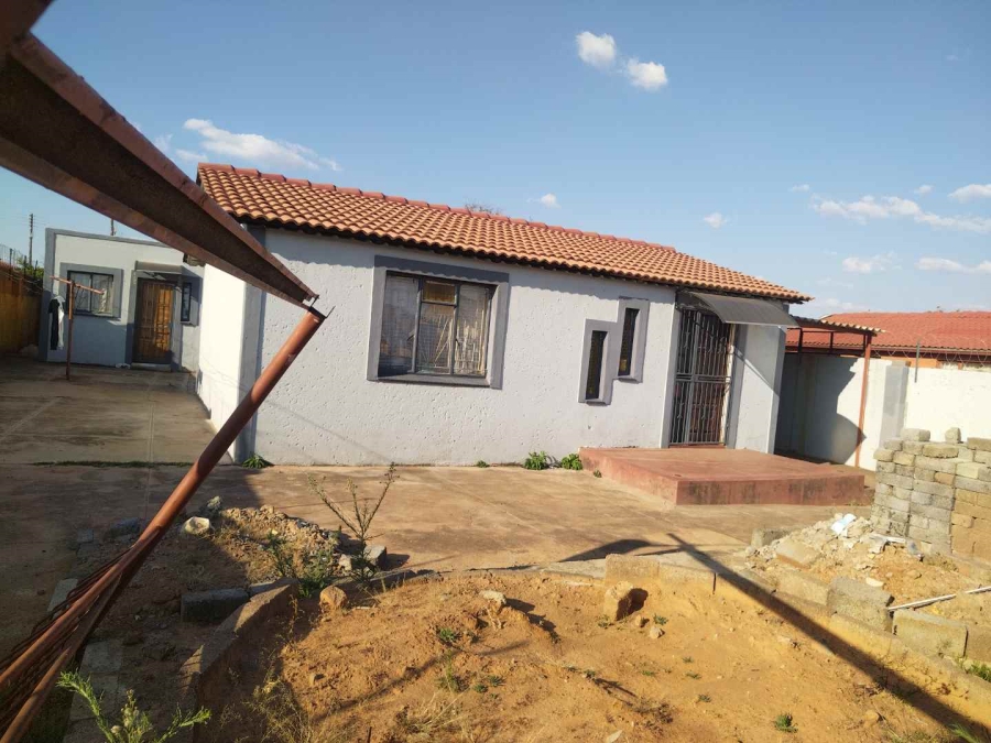 7 Bedroom Property for Sale in Soshanguve L Gauteng