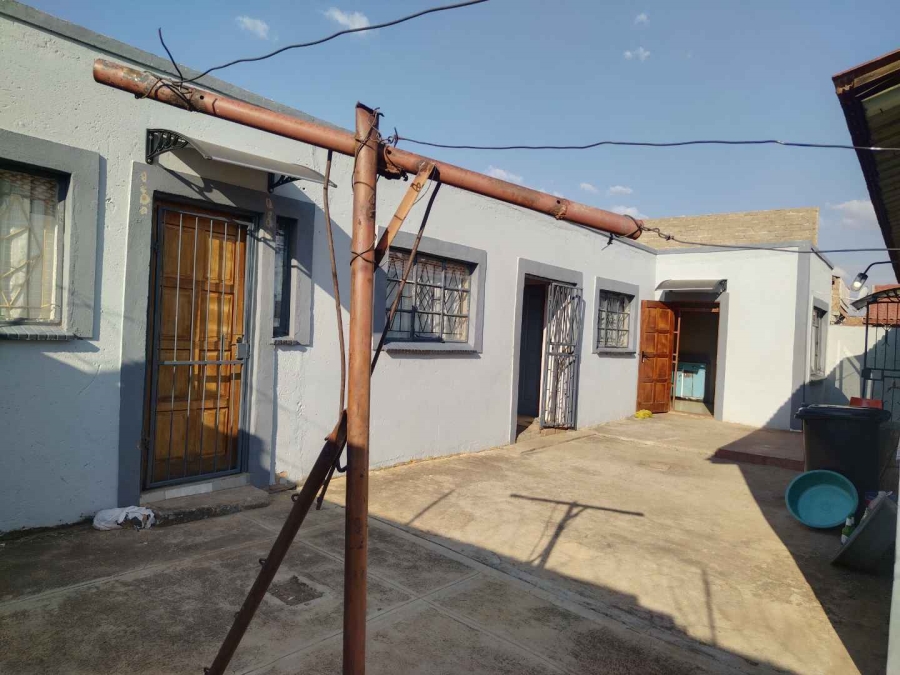 7 Bedroom Property for Sale in Soshanguve L Gauteng