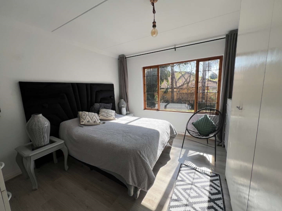 2 Bedroom Property for Sale in Lonehill Gauteng