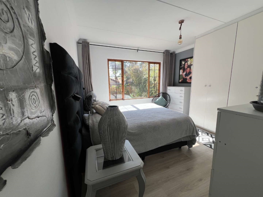 2 Bedroom Property for Sale in Lonehill Gauteng
