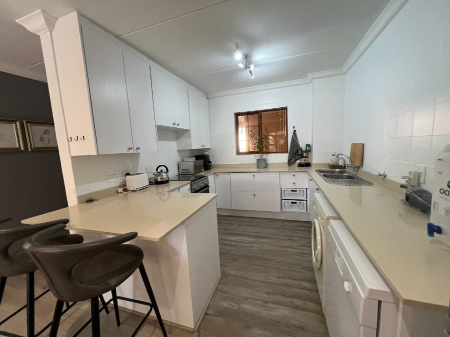 2 Bedroom Property for Sale in Lonehill Gauteng