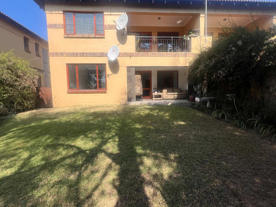2 Bedroom Property for Sale in Lonehill Gauteng