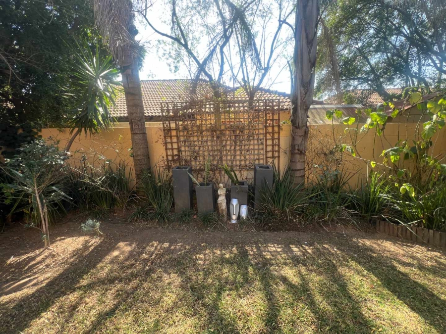 2 Bedroom Property for Sale in Lonehill Gauteng