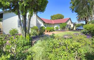 3 Bedroom Property for Sale in Brackendowns Gauteng