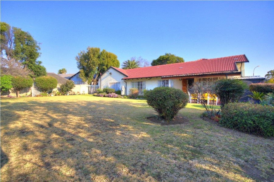 3 Bedroom Property for Sale in Brackendowns Gauteng