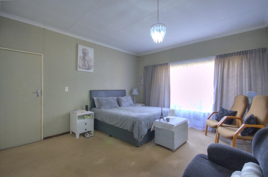 3 Bedroom Property for Sale in Brackendowns Gauteng