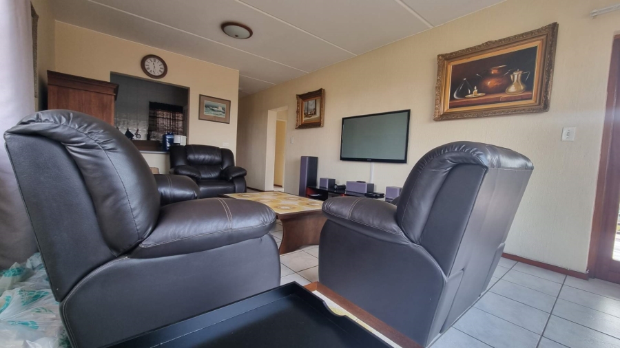 2 Bedroom Property for Sale in Bassonia Gauteng