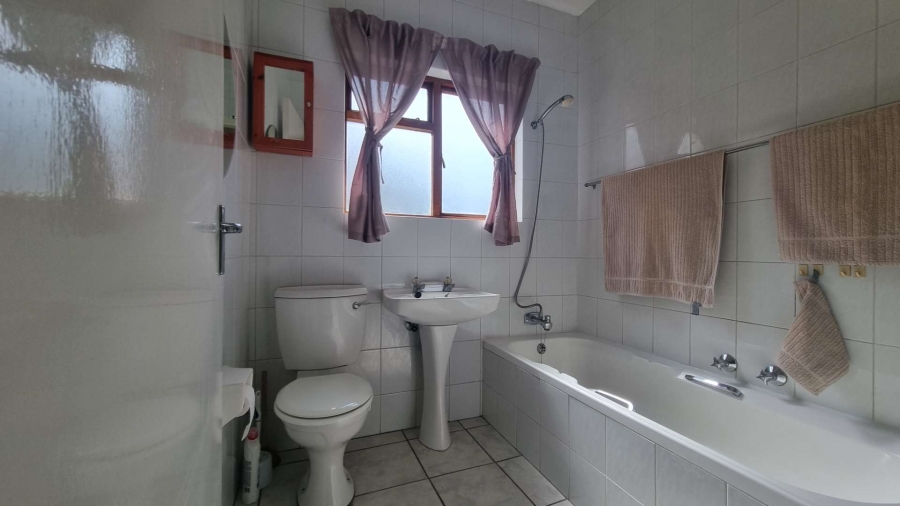 2 Bedroom Property for Sale in Bassonia Gauteng