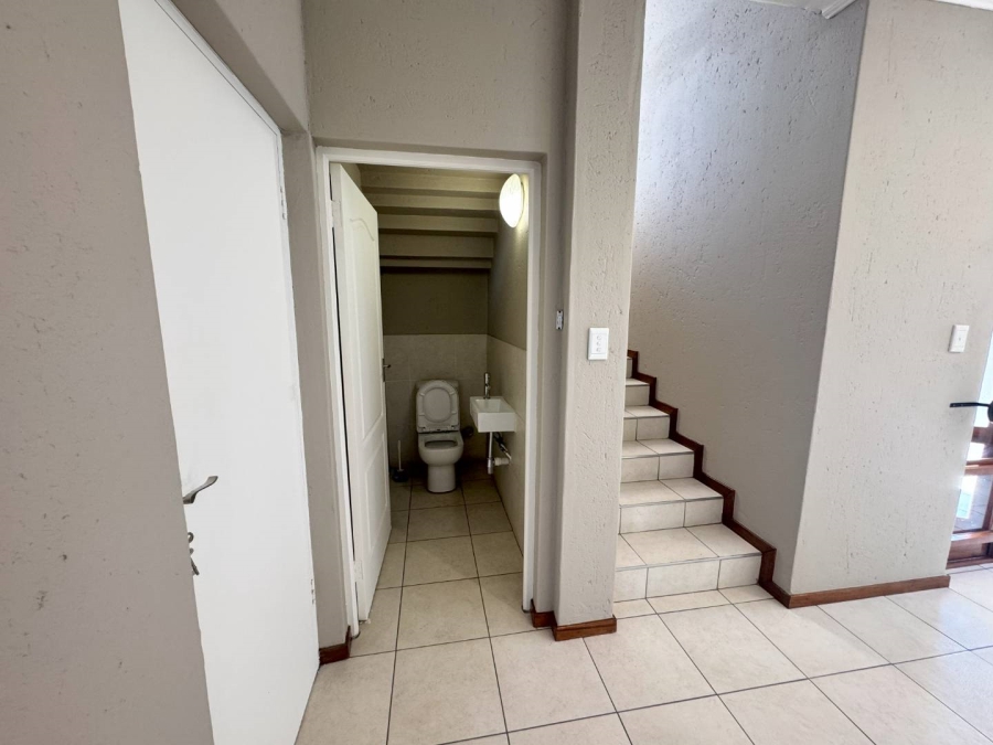 To Let 3 Bedroom Property for Rent in Broadacres Gauteng
