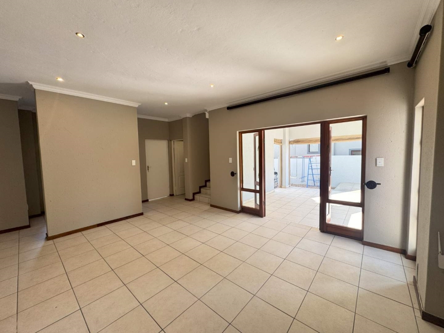 To Let 3 Bedroom Property for Rent in Broadacres Gauteng