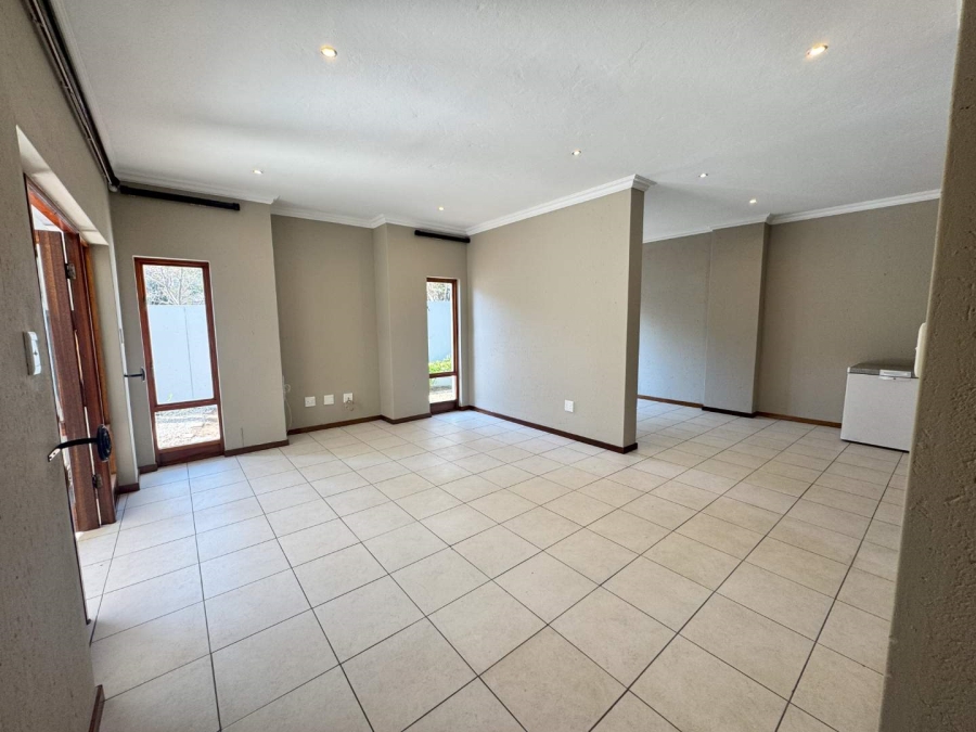 To Let 3 Bedroom Property for Rent in Broadacres Gauteng