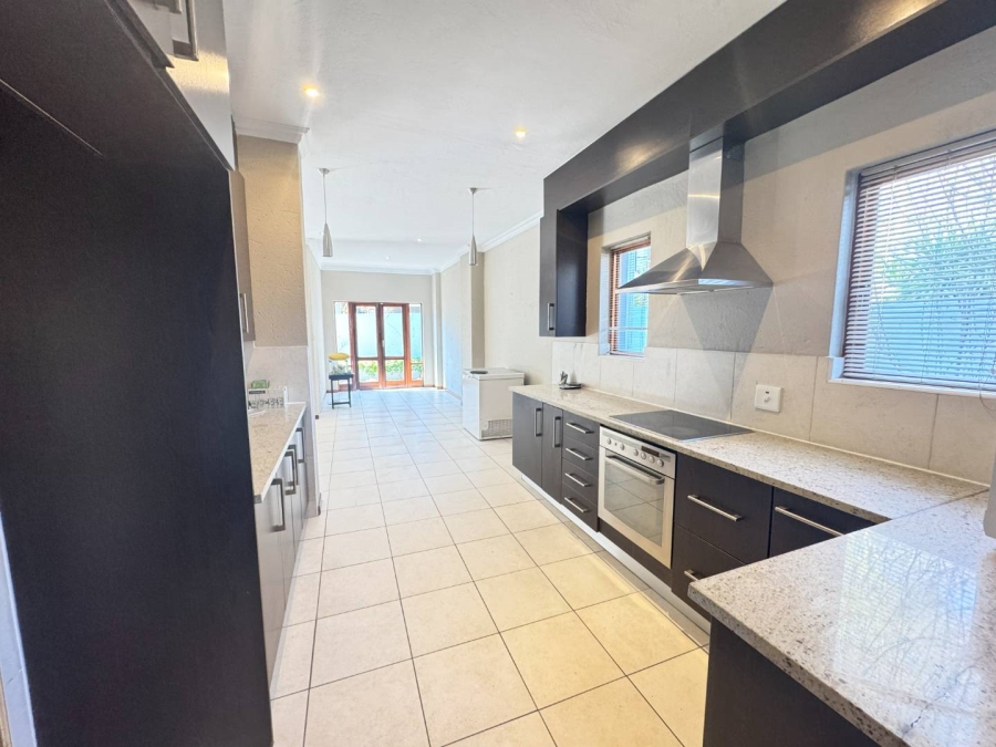 To Let 3 Bedroom Property for Rent in Broadacres Gauteng