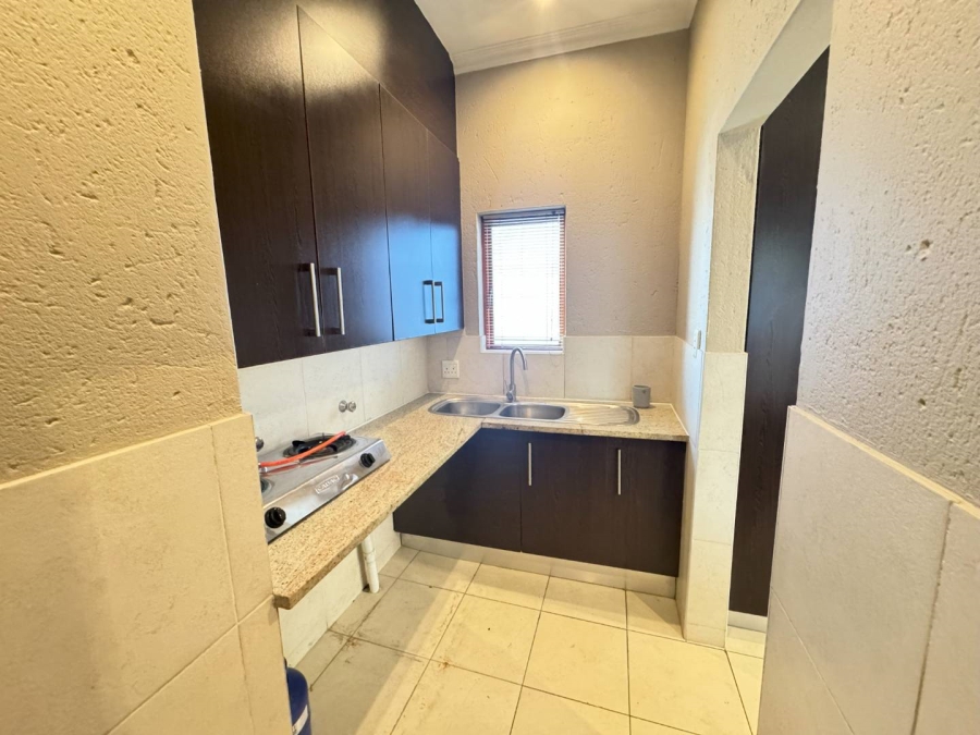 To Let 3 Bedroom Property for Rent in Broadacres Gauteng