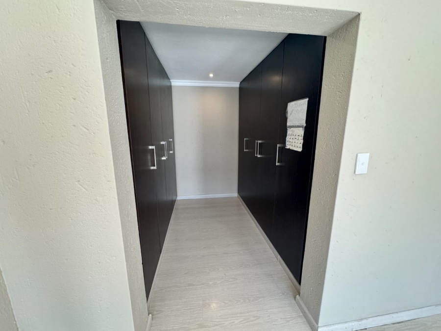 To Let 3 Bedroom Property for Rent in Broadacres Gauteng