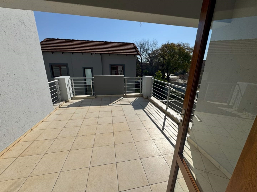 To Let 3 Bedroom Property for Rent in Broadacres Gauteng