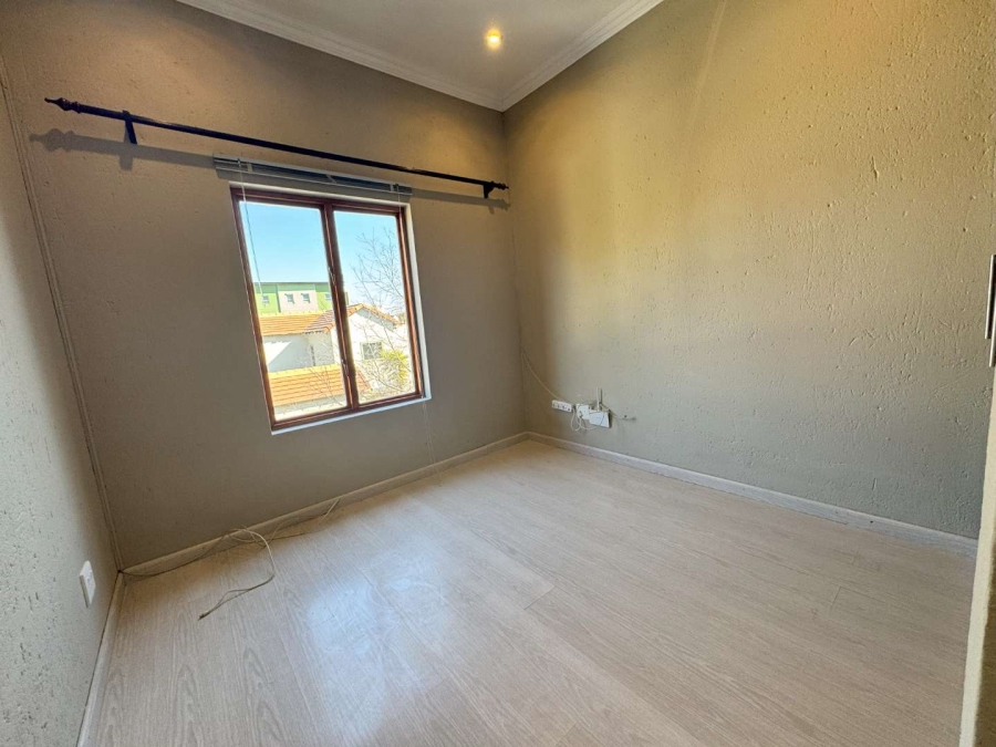 To Let 3 Bedroom Property for Rent in Broadacres Gauteng