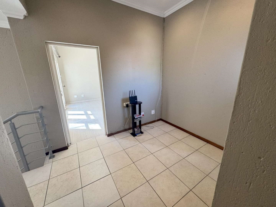 To Let 3 Bedroom Property for Rent in Broadacres Gauteng