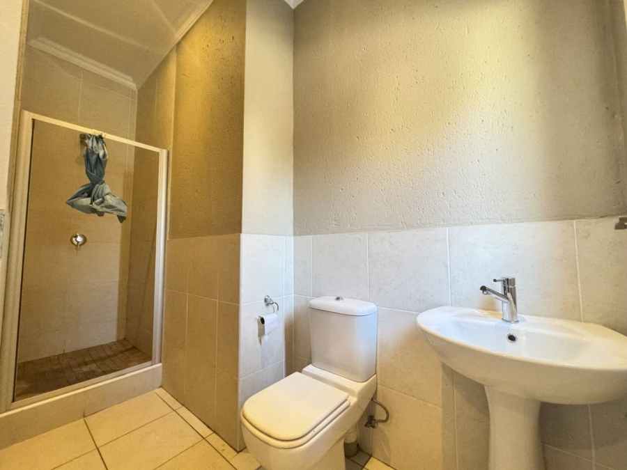 To Let 3 Bedroom Property for Rent in Broadacres Gauteng