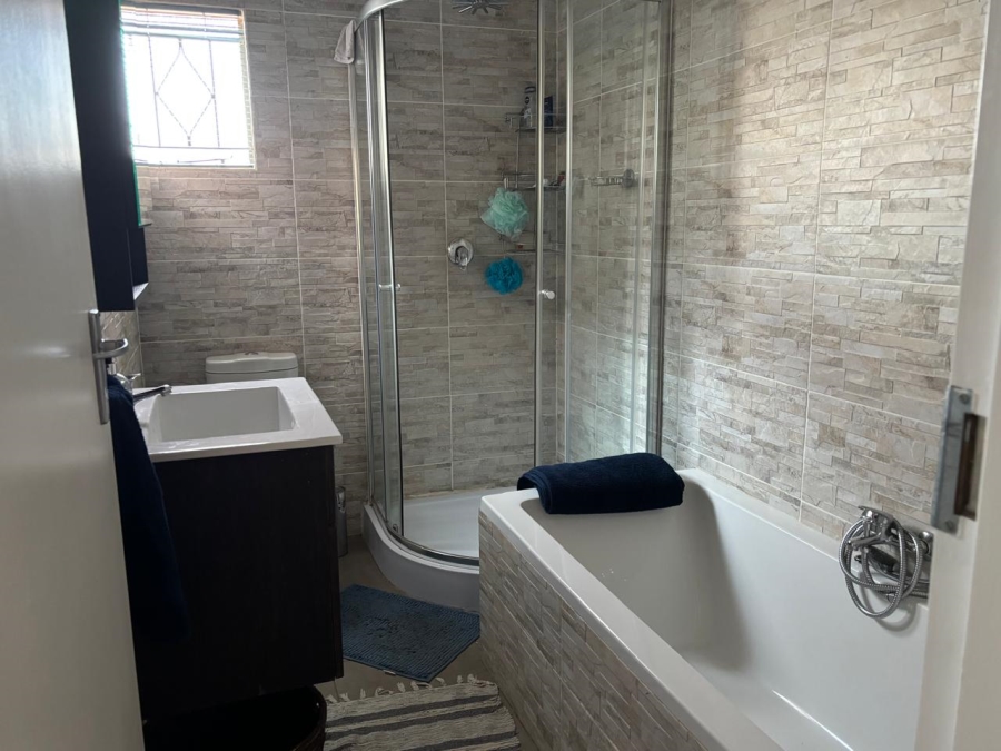 2 Bedroom Property for Sale in Waterval Estate Gauteng