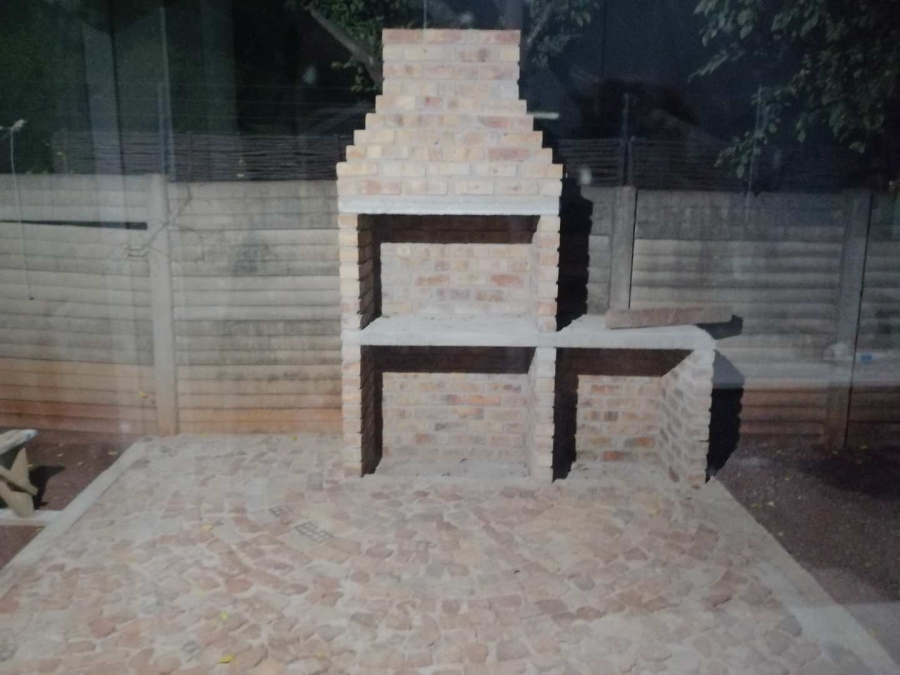 To Let 2 Bedroom Property for Rent in Doornpoort Ext 1 Gauteng