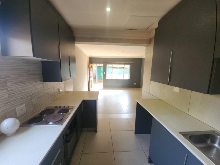 To Let 2 Bedroom Property for Rent in Doornpoort Ext 1 Gauteng