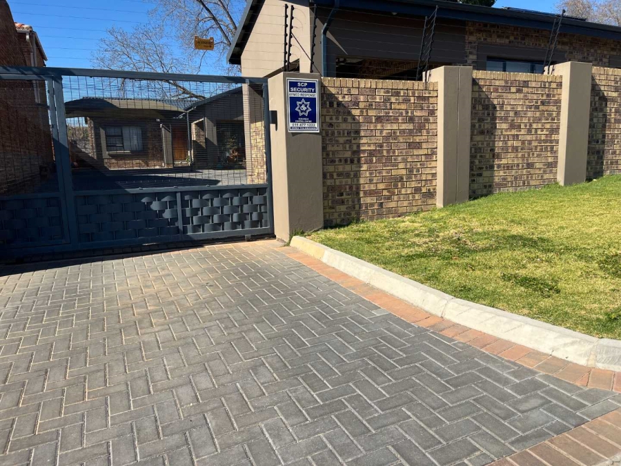 To Let 1 Bedroom Property for Rent in Albertskroon Gauteng