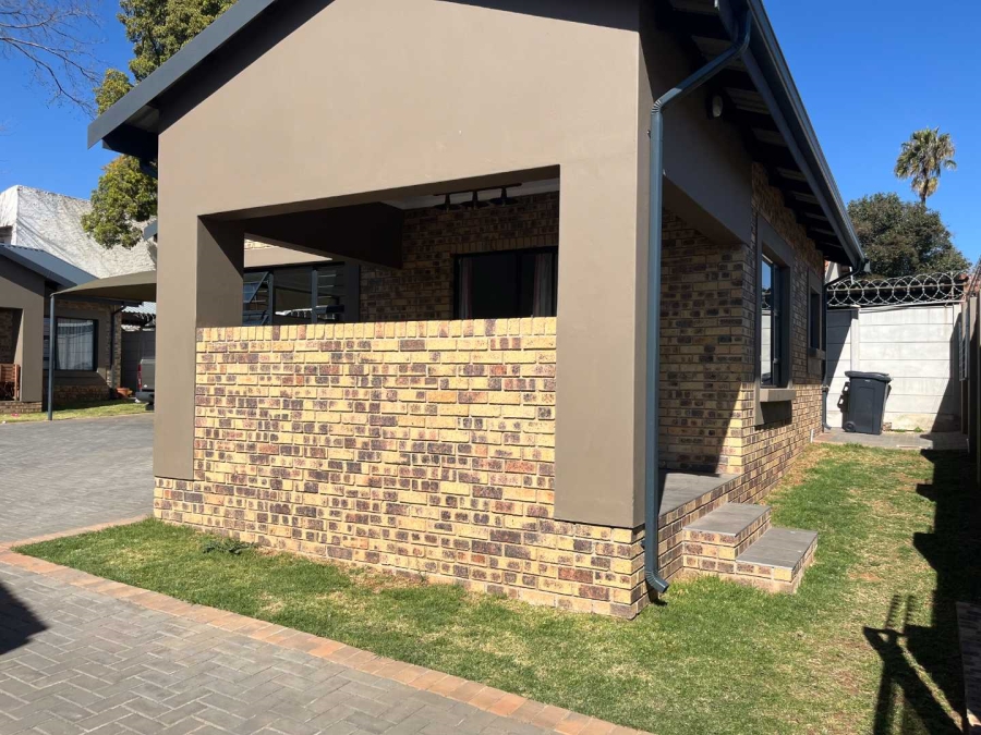To Let 1 Bedroom Property for Rent in Albertskroon Gauteng